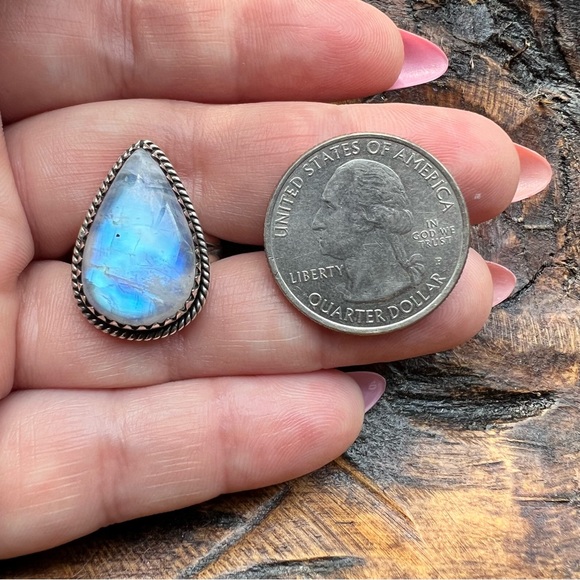 925 Sterling Silver Moonstone Teardrop Ring Size 8 Boho - Picture 10 of 11